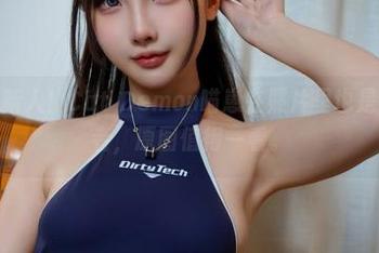 水泳部的新人！Cat Demon喵崽在照片里也是个小游泳者，原图值得一看。